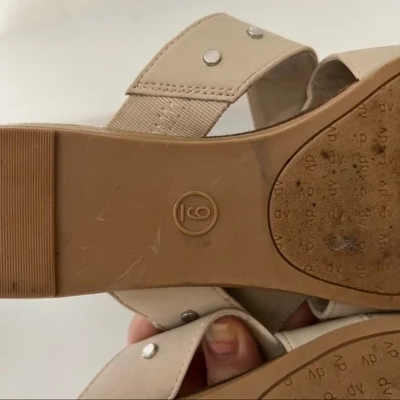 DV Dolce Vita Studded Criss Cross Strap Open Toe Slip On sandals - Picture 6 of 8